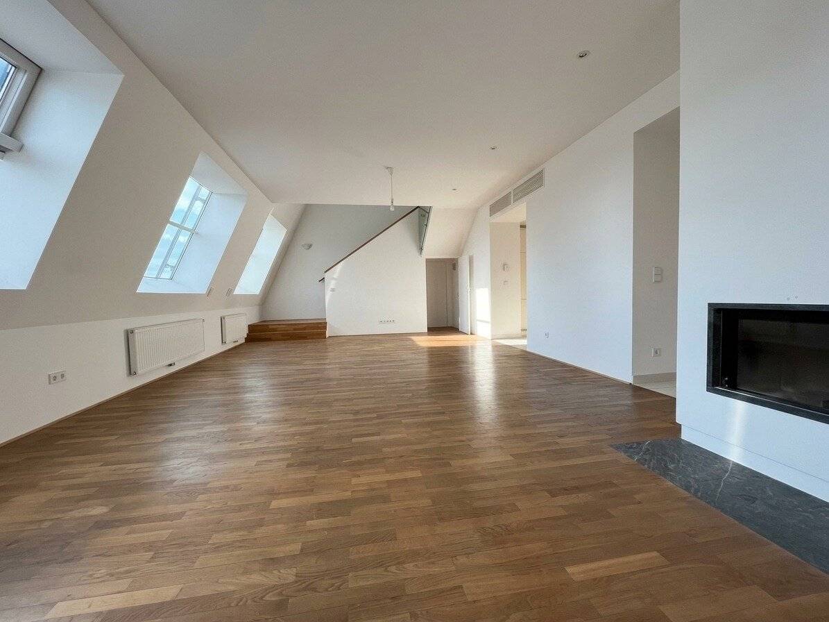 Trendy attic maisonette / great fittings / 2 bedrooms / 2 terraces with view over Vienna