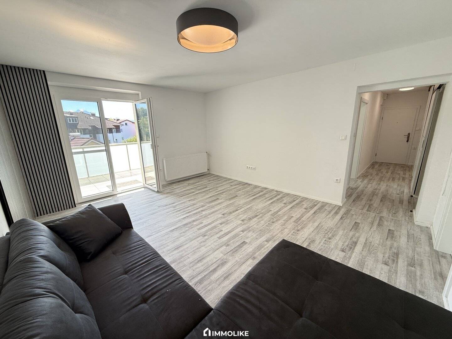 Modern renovated 3.5-room apartment | large balcony | own garage | central location Vorchdorf