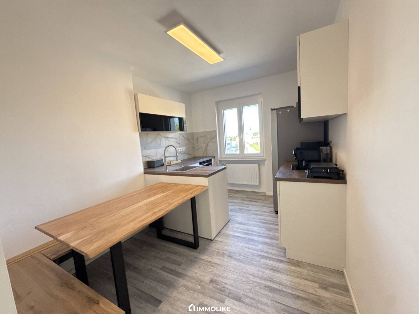 Modern renovated 3.5-room apartment | large balcony | own garage | central location Vorchdorf
