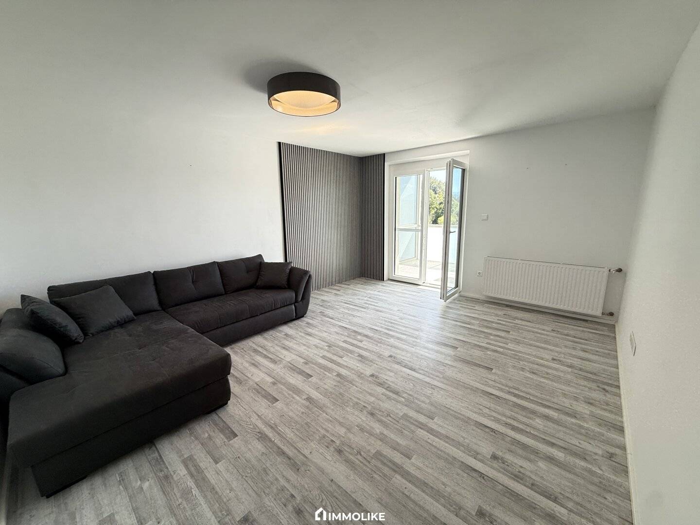 Modern renovated 3.5-room apartment | large balcony | own garage | central location Vorchdorf