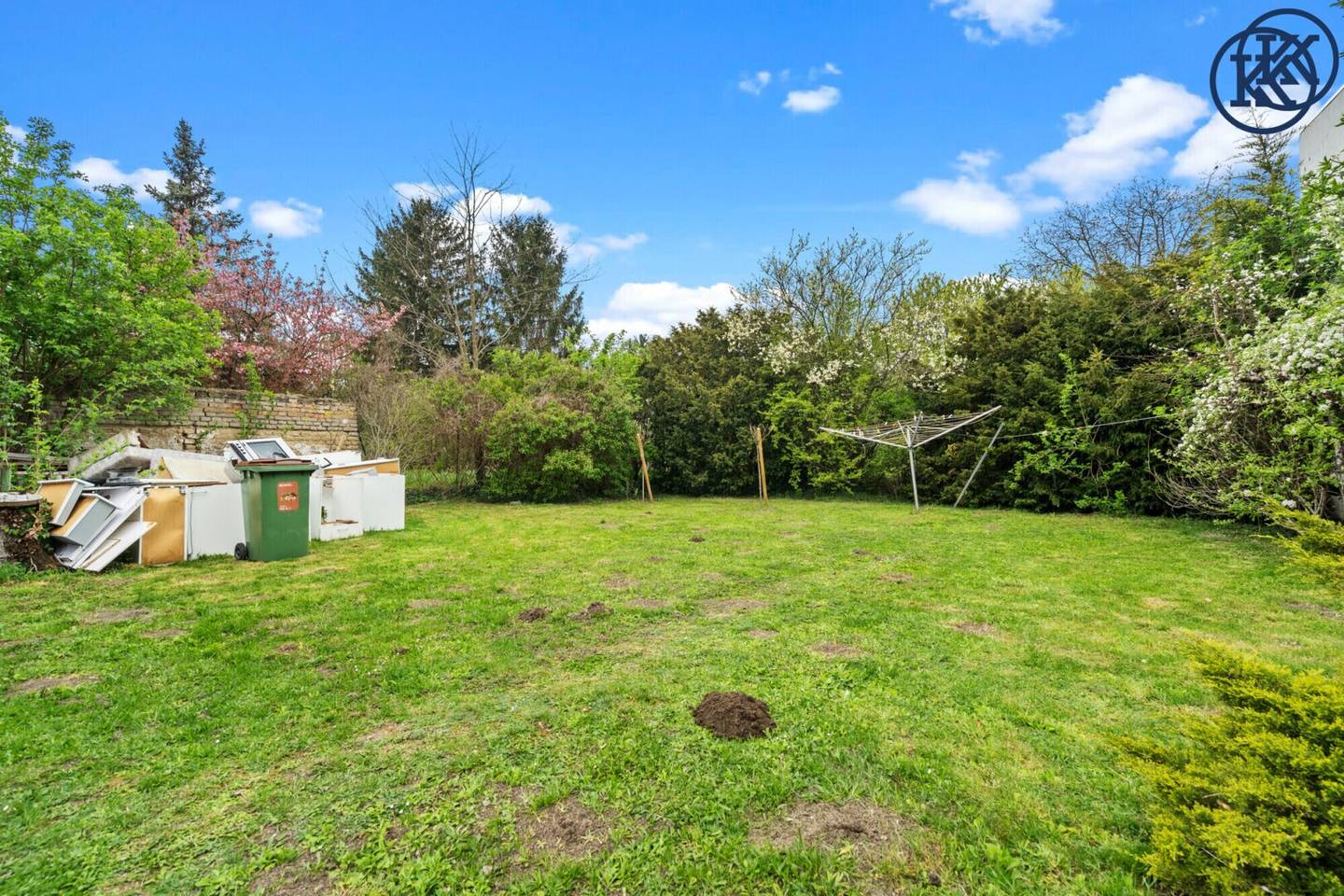 Top investment: 500 m² plot with 576 m² development potential