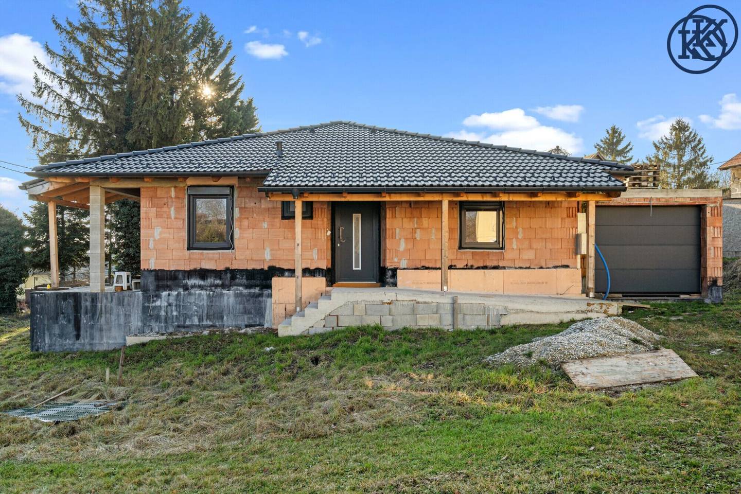 Bungalow dream in shell construction – design your home according to your own wishes