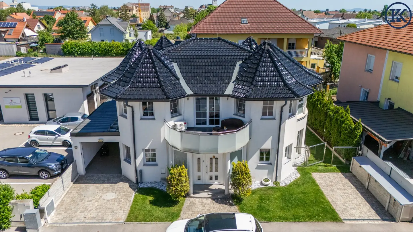 Villa with 5 rooms - whether by bus and train or car, you can reach Vienna easily