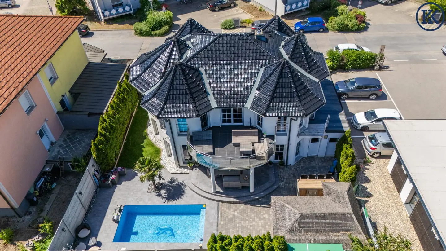 Villa with 5 rooms - whether by bus and train or car, you can reach Vienna easily
