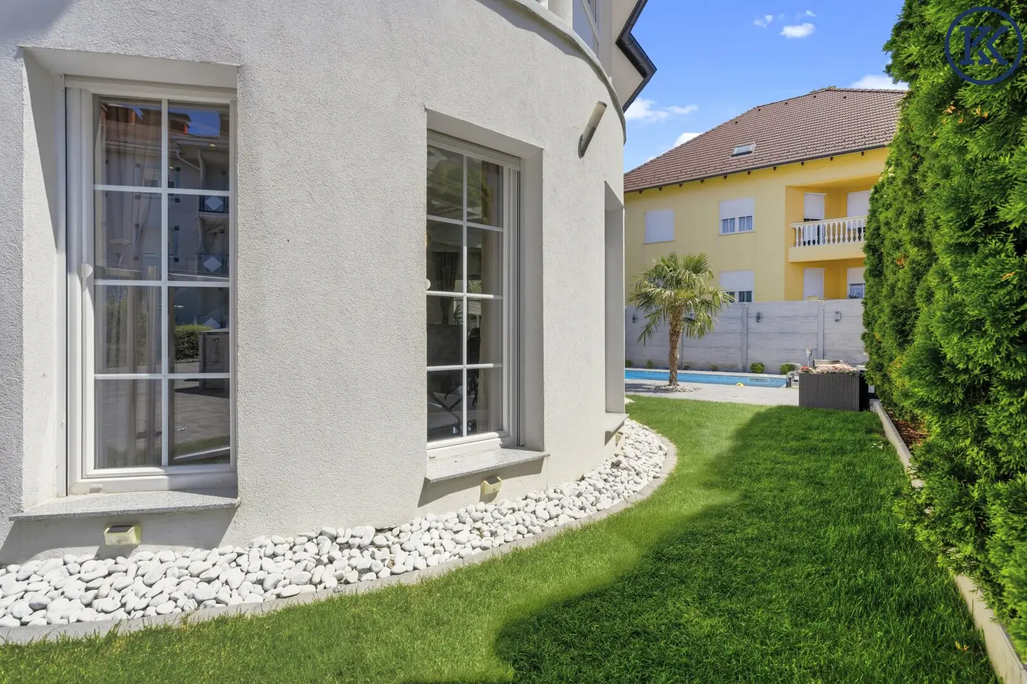 Villa with 5 rooms - whether by bus and train or car, you can reach Vienna easily