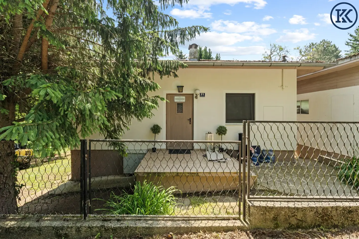 Two houses. A retreat. Your green oasis on the outskirts of Vienna