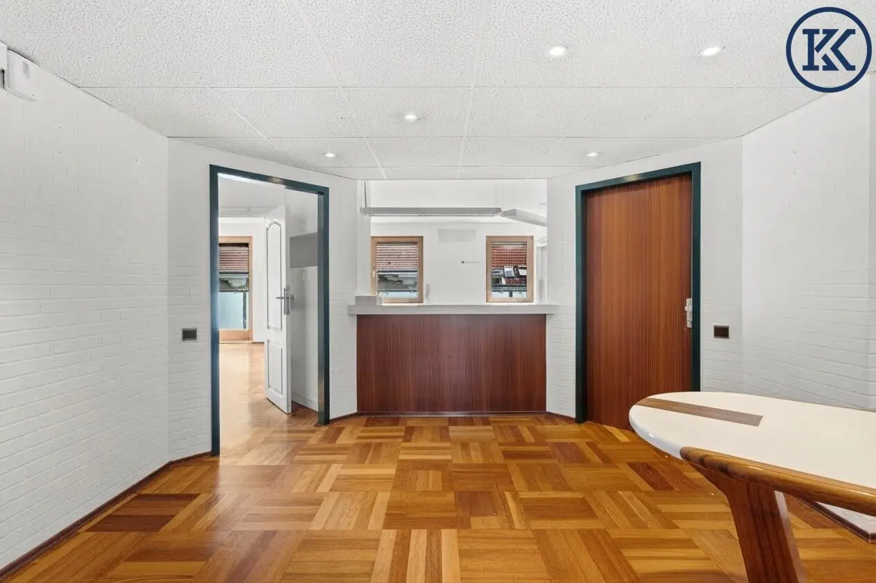 Modernes Büro mit 2 Balkonen &amp; Top-Aufteilung im Herzen Meidlings