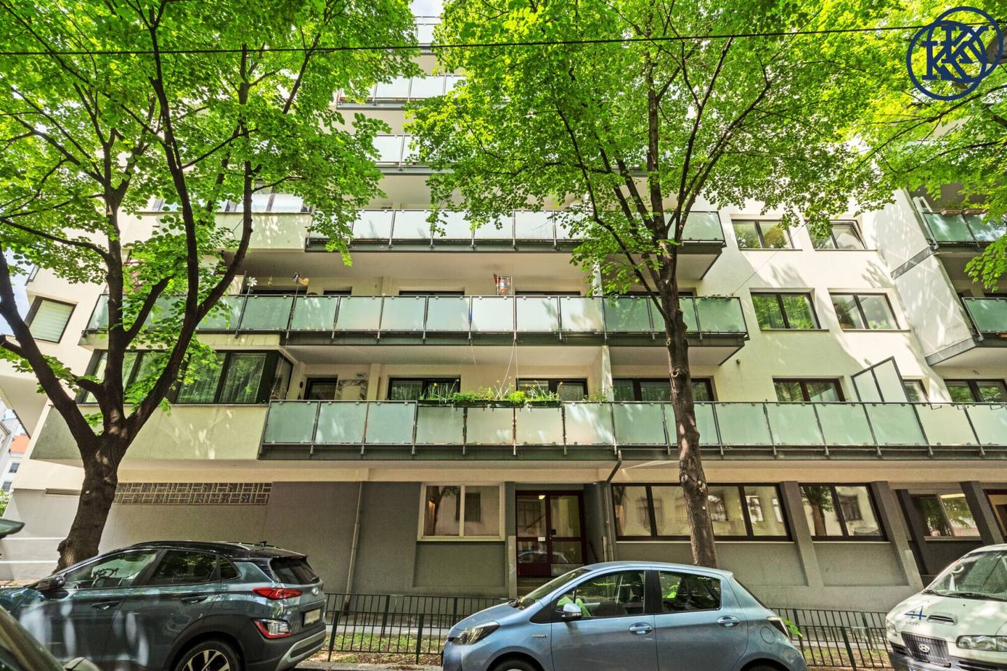 Modernes Büro mit 2 Balkonen & Top-Aufteilung im Herzen Meidlings