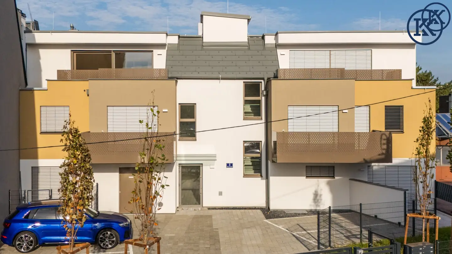 Summer deal near UNO & Alte Donau: Top-floor apartment with 2 terraces & kitchen only for a short time!