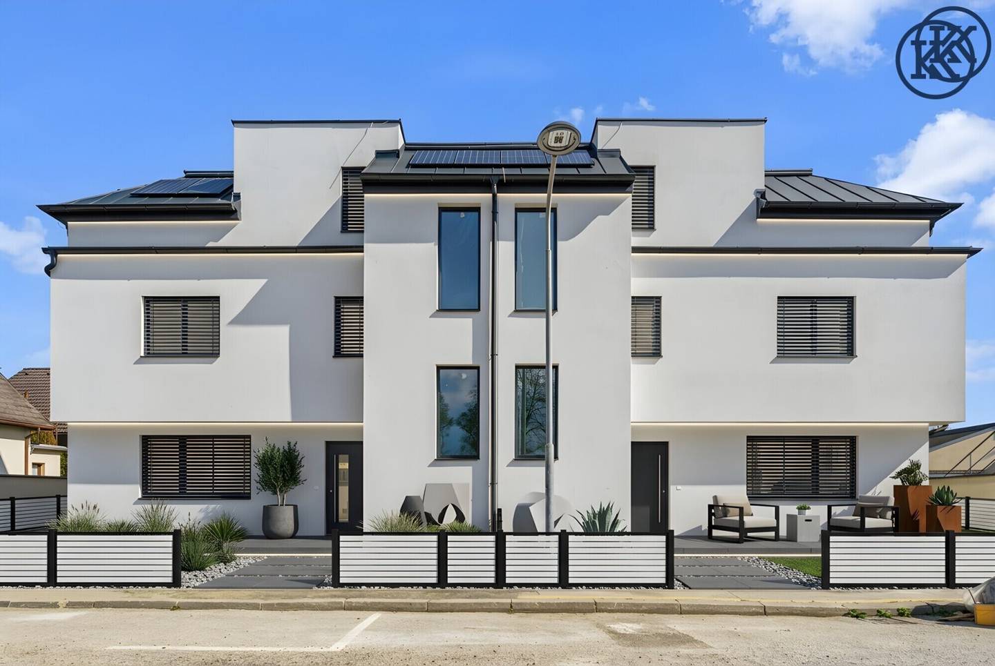 Semi-detached new build with garden, terrace &amp; roof terrace – turnkey!