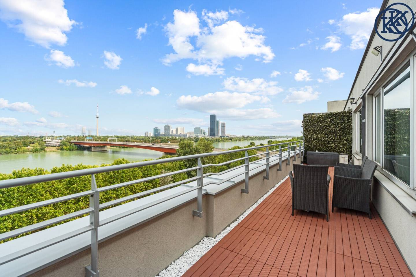 2 Zimmerwohnungen mit großer Terrasse im 8. Stockwerk!