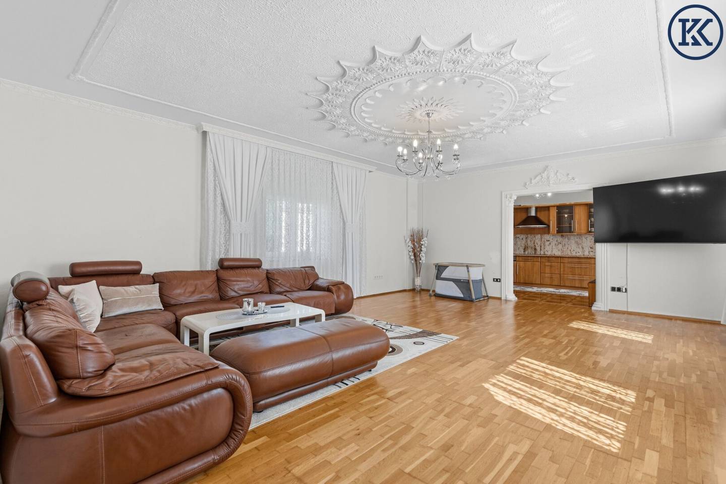 Spacious single-family or two-family house that combines space, tranquility and living quality