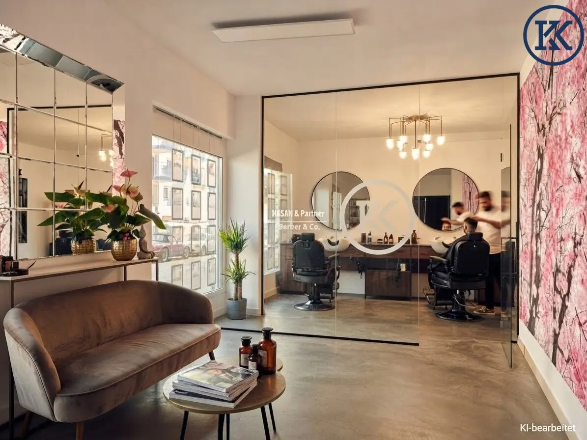 Possible use as: Flower shop, Retail, Coffee house, Kebab stand, Pizzeria or Office.