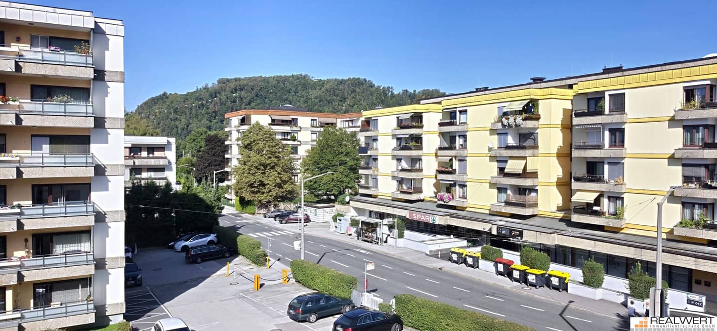 PARSCH | 2-room apartment with loggia and parking space
