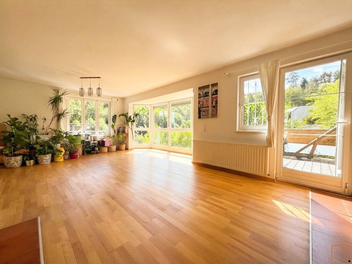 Small paradise for rent - single family house with separately accessible practice or workshop