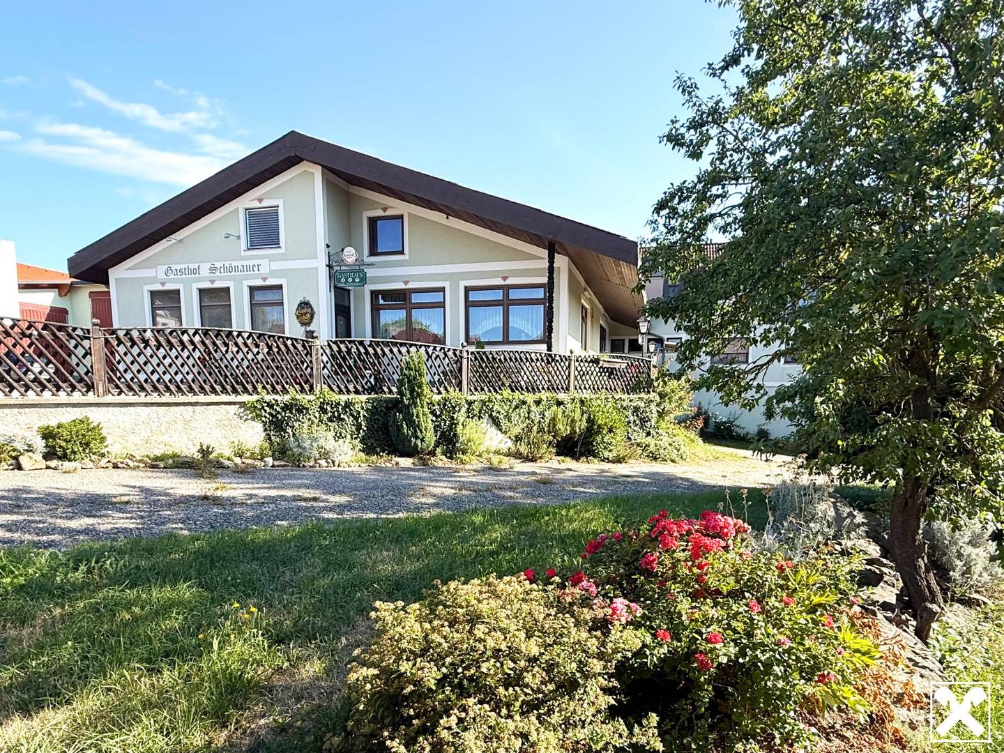 Gasthausbetrieb mit Alpenblick und Wohnung