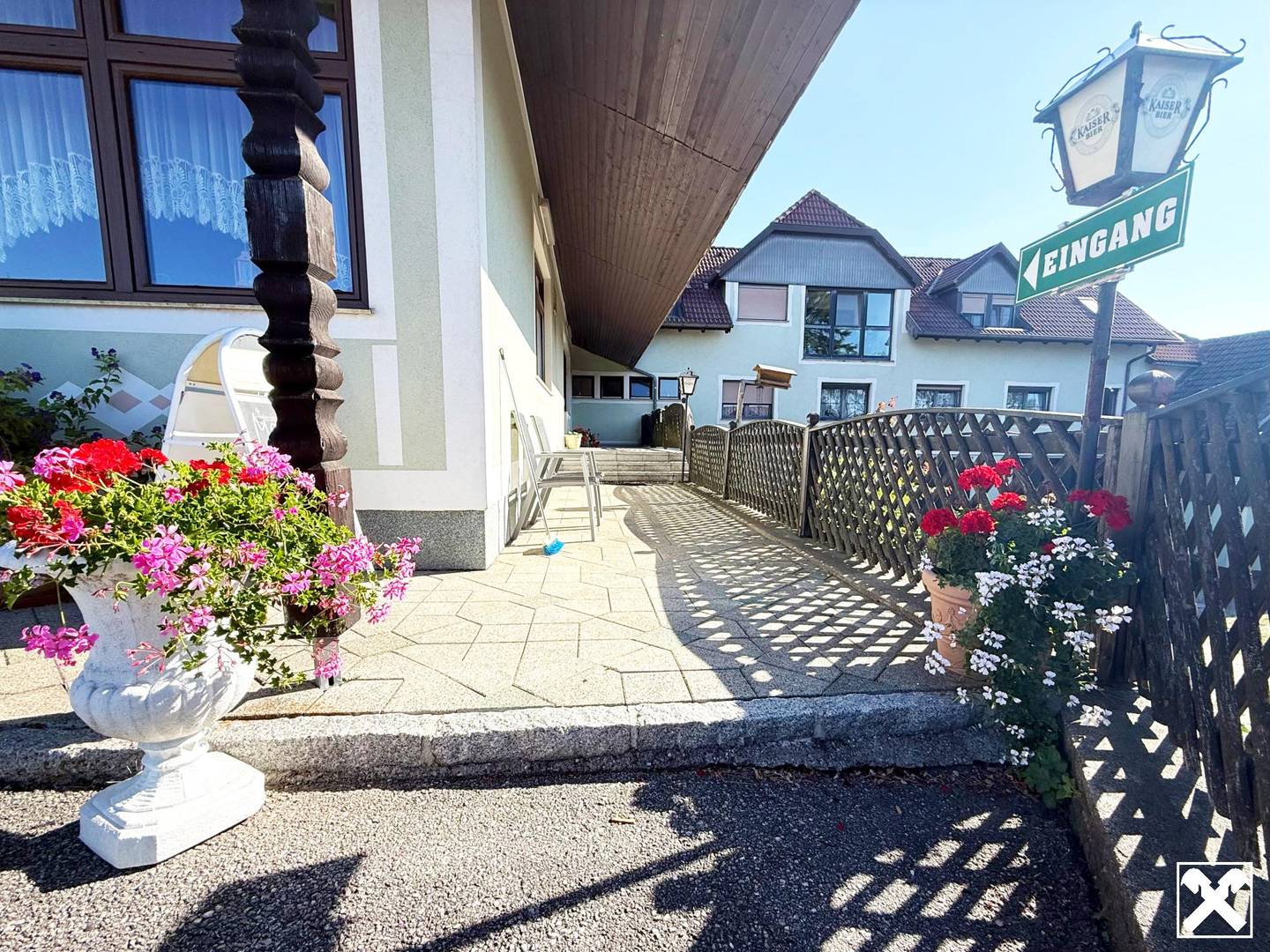 Gasthausbetrieb mit Alpenblick und Wohnung