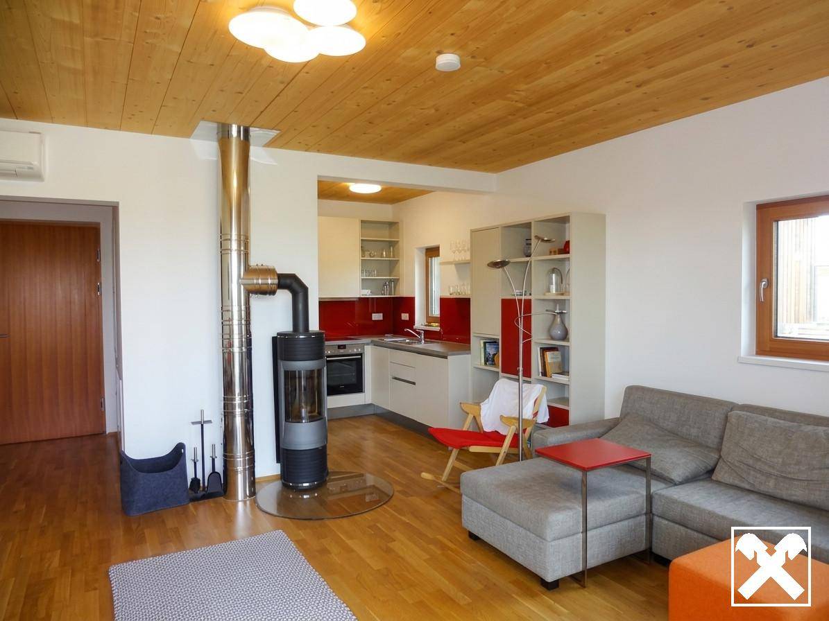 Modern holiday apartment with direct lake access