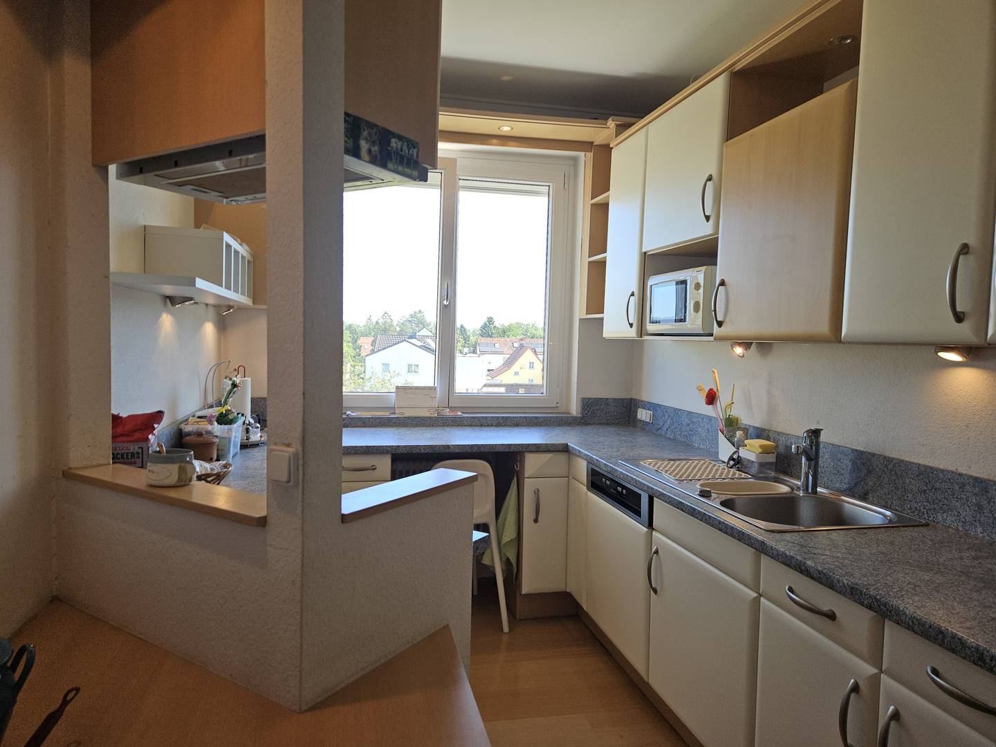 Helle südostausgerichtete Wohnung mit Lift und Loggia
