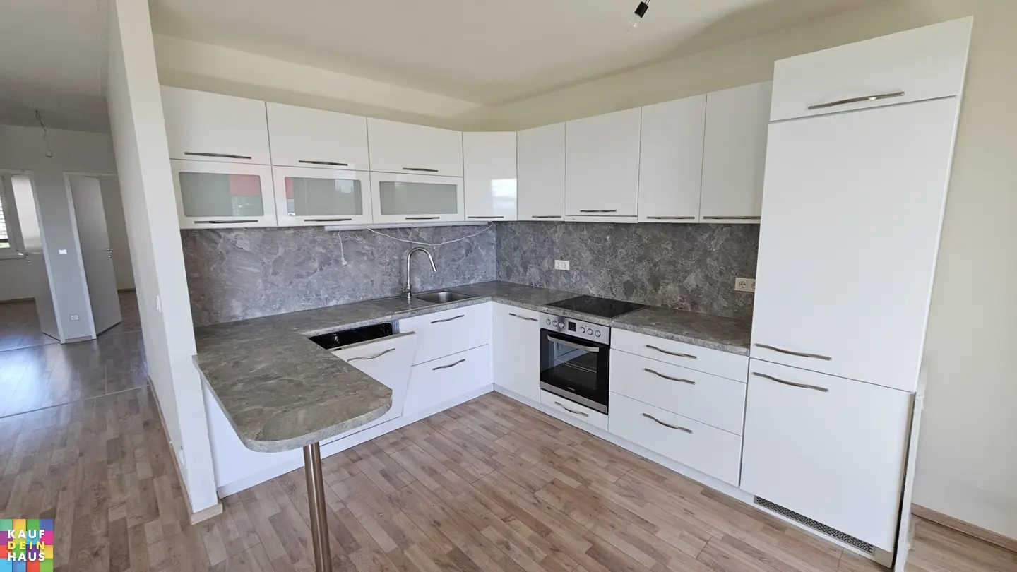 AKTION - 2 MONATE MIETFREI! 4 ZIMMERWOHNUNG MIT GROSSER LOGGIA!