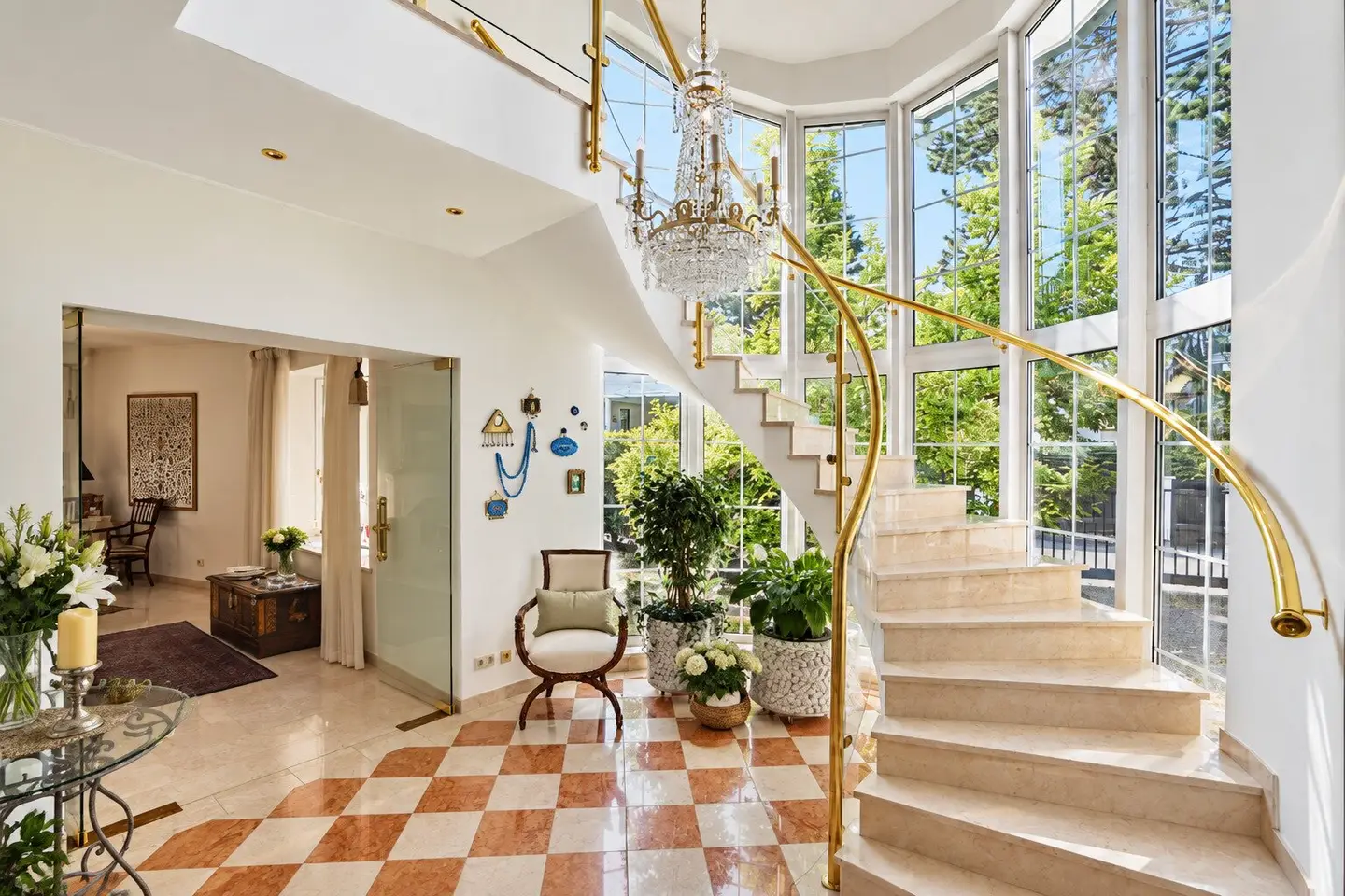 Villa Aurea - An Exquisite Harmony of Elegance and Nature
