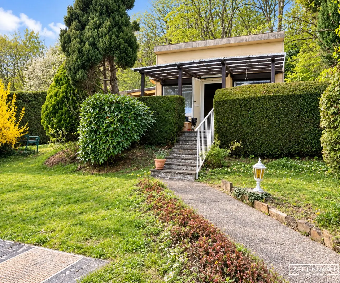 RARITY WITH POTENTIAL: Mature plot with existing building and pool | ZELLMANN IMMOBILIEN