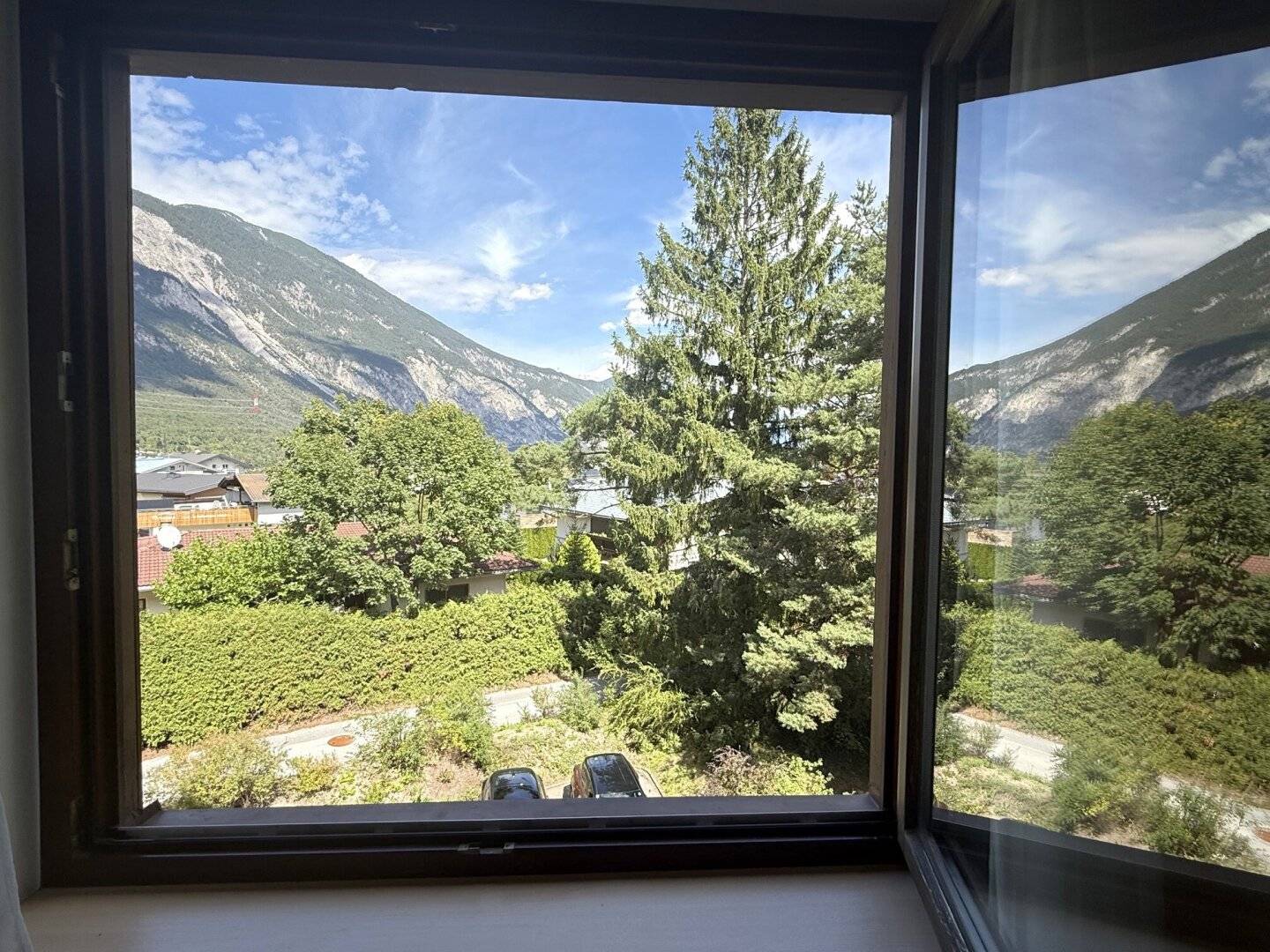 Spacious 4-room apartment with balcony in Ötztal-Bahnhof