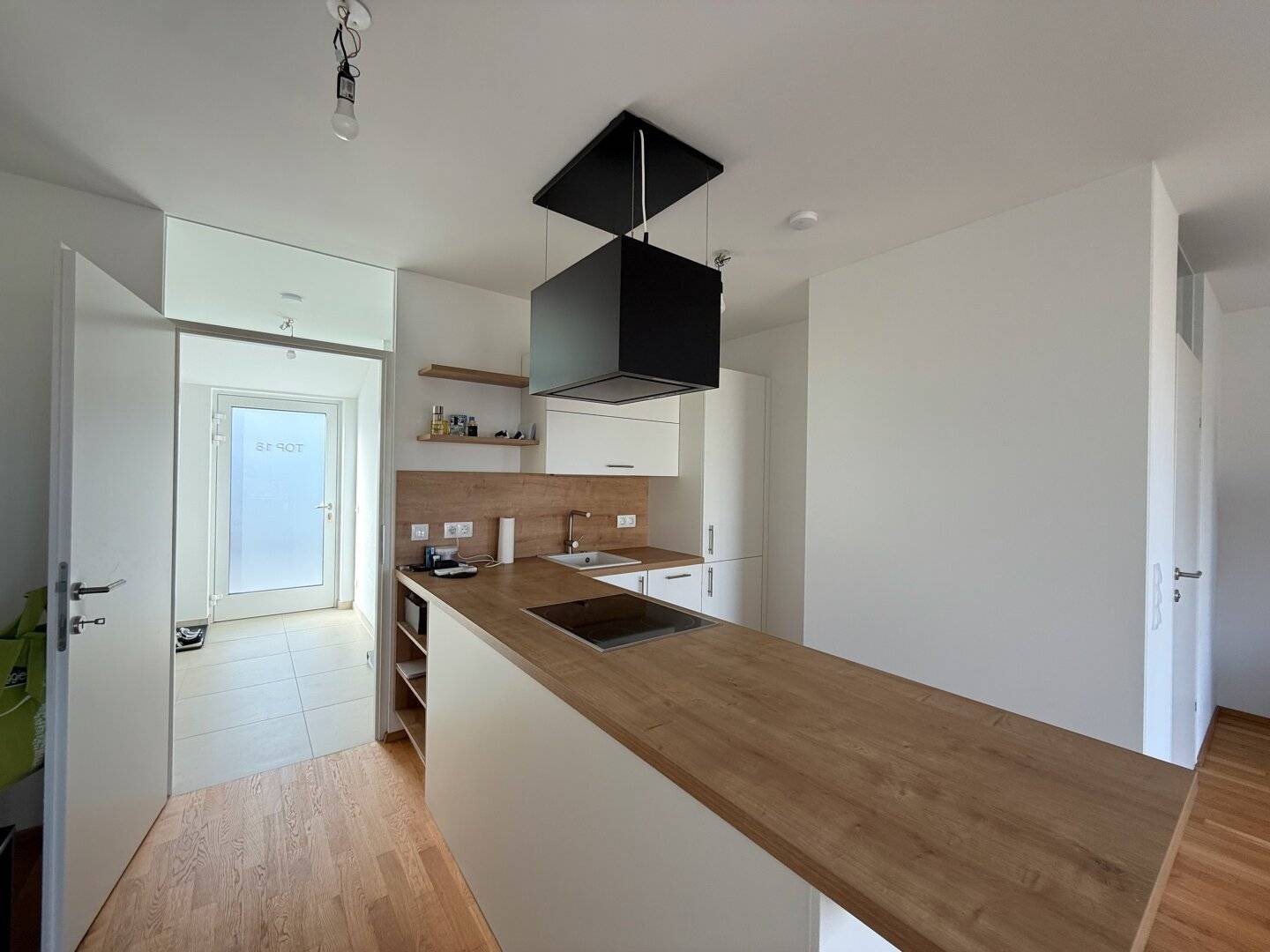 Edle 3- Zimmer-Wohnung mit großer Dachterrasse