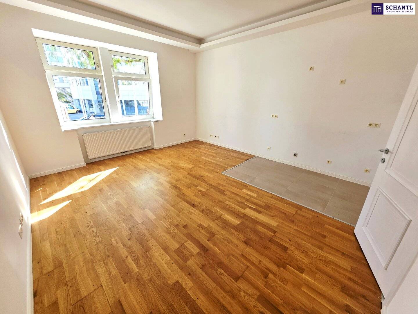 Charming old building apartment, small but OHO! Courtyard-facing terrace or garden and beautiful old building and great infrastructure and transport connections, act now