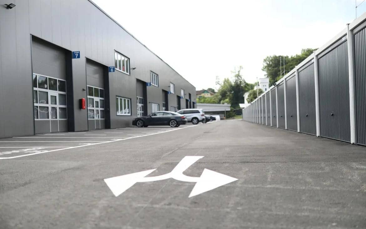 Loftwohnung in moderner Halle mit hoher Raumhöhe und guter Anbindung