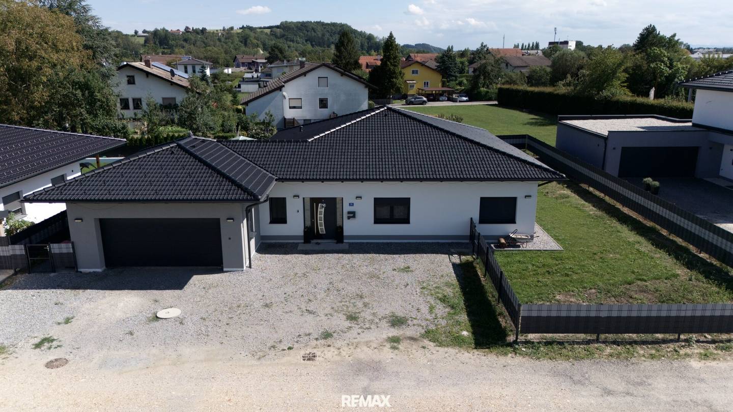Bungalow in quiet, attractive residential location