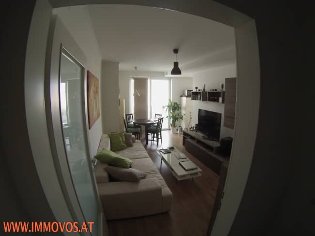 Lichtdurchflutete Wohnung mit Balkon und Stellplatz am Anningerpark