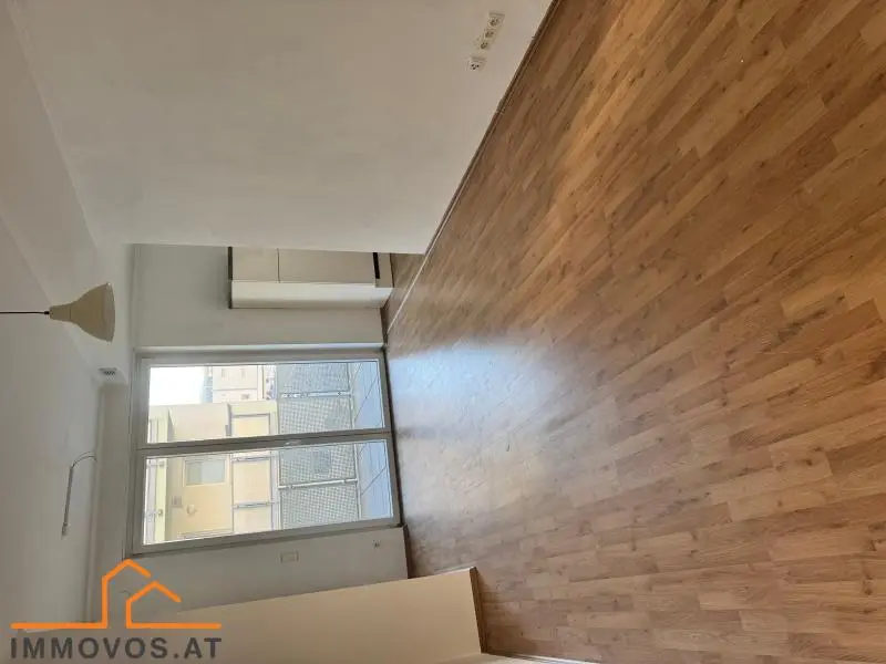 Lichtdurchflutete Wohnung mit Balkon und Stellplatz am Anningerpark