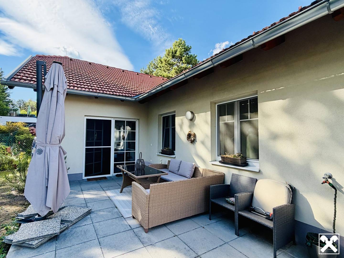 Well kept family apartment with terrace and private garden