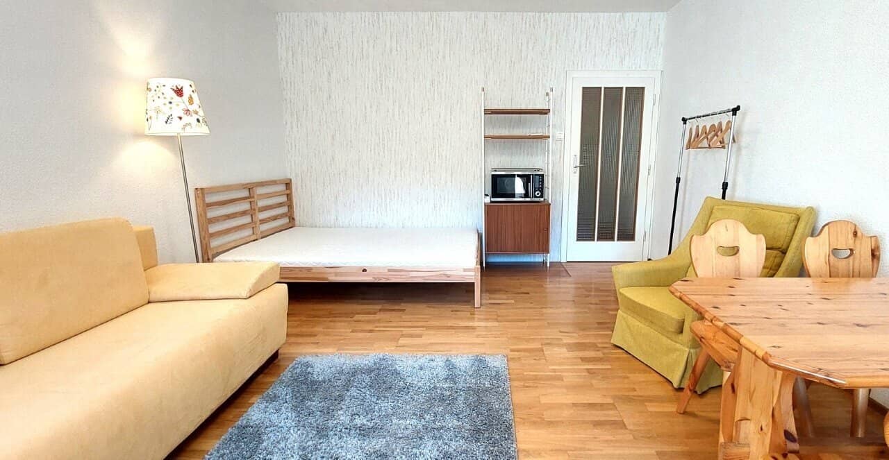 Holiday oasis near Semmering ski lift: Renovated apartment with loggia &amp; garage space (Second residence possible!)