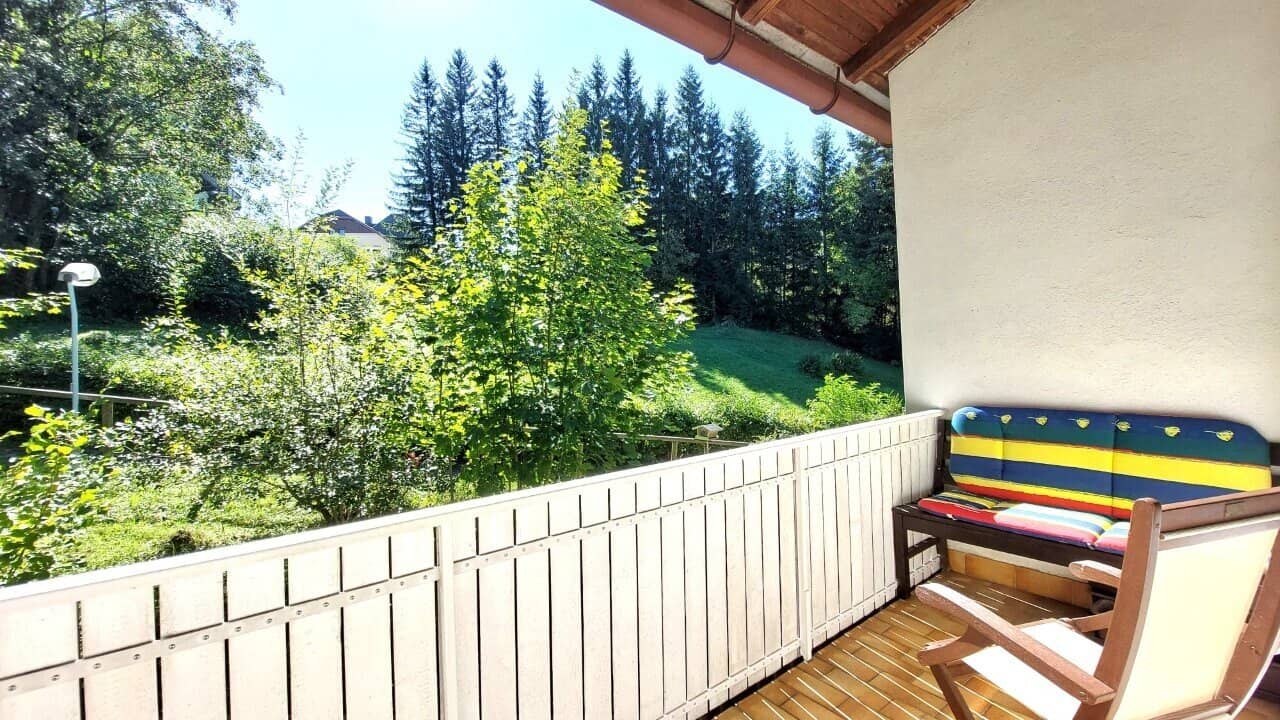 Holiday oasis near Semmering ski lift: Renovated apartment with loggia &amp; garage space (Second residence possible!)