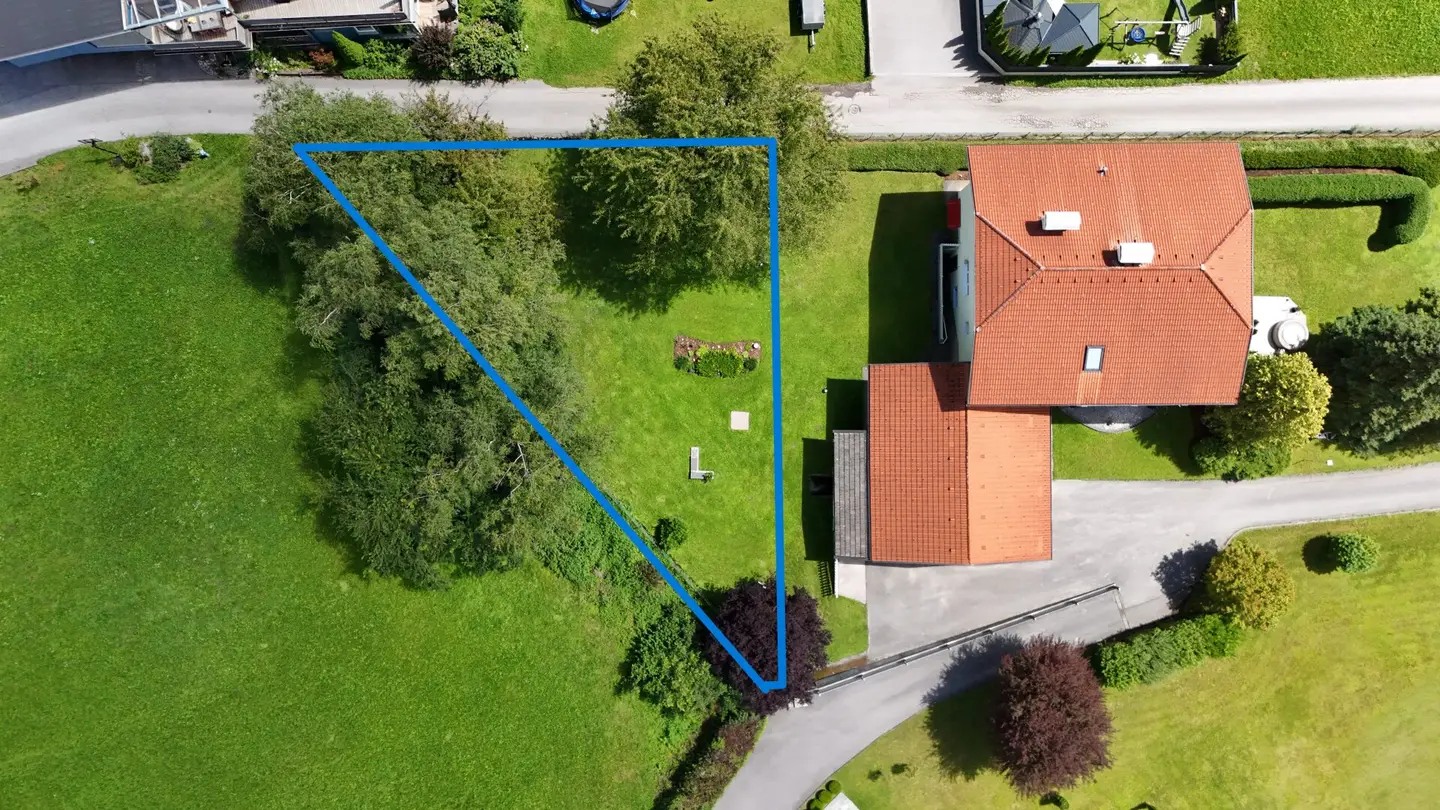Residential building and adjacent plot with a total area of 1509 m² in sunny and quiet location of Fritzens - Tonwerkstraße 32