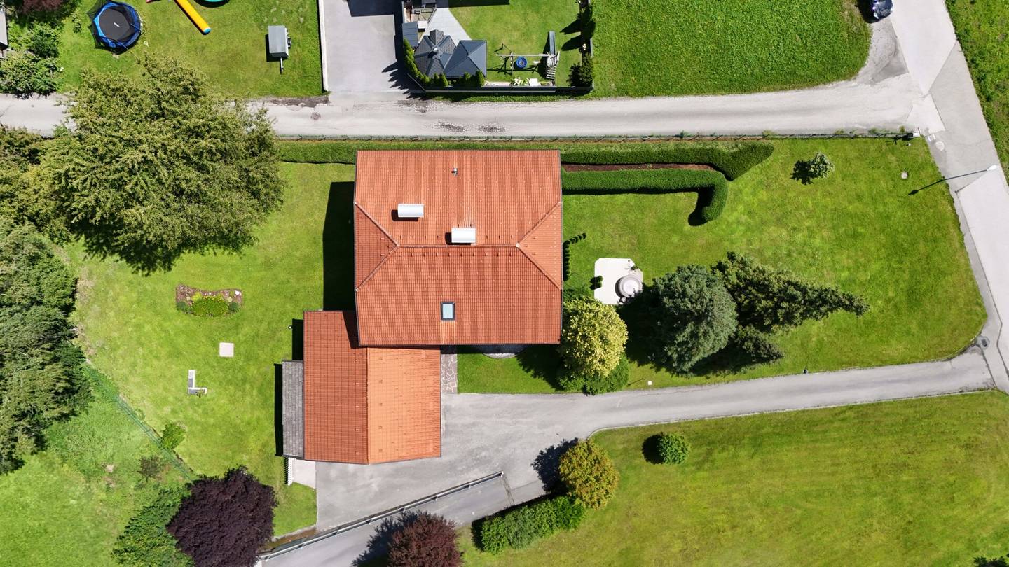 Residential building and adjacent plot with a total area of 1509 m² in sunny and quiet location of Fritzens - Tonwerkstraße 32