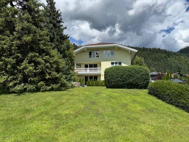 Residential building and adjacent plot with a total area of 1509 m² in sunny and quiet location of Fritzens - Tonwerkstraße 32