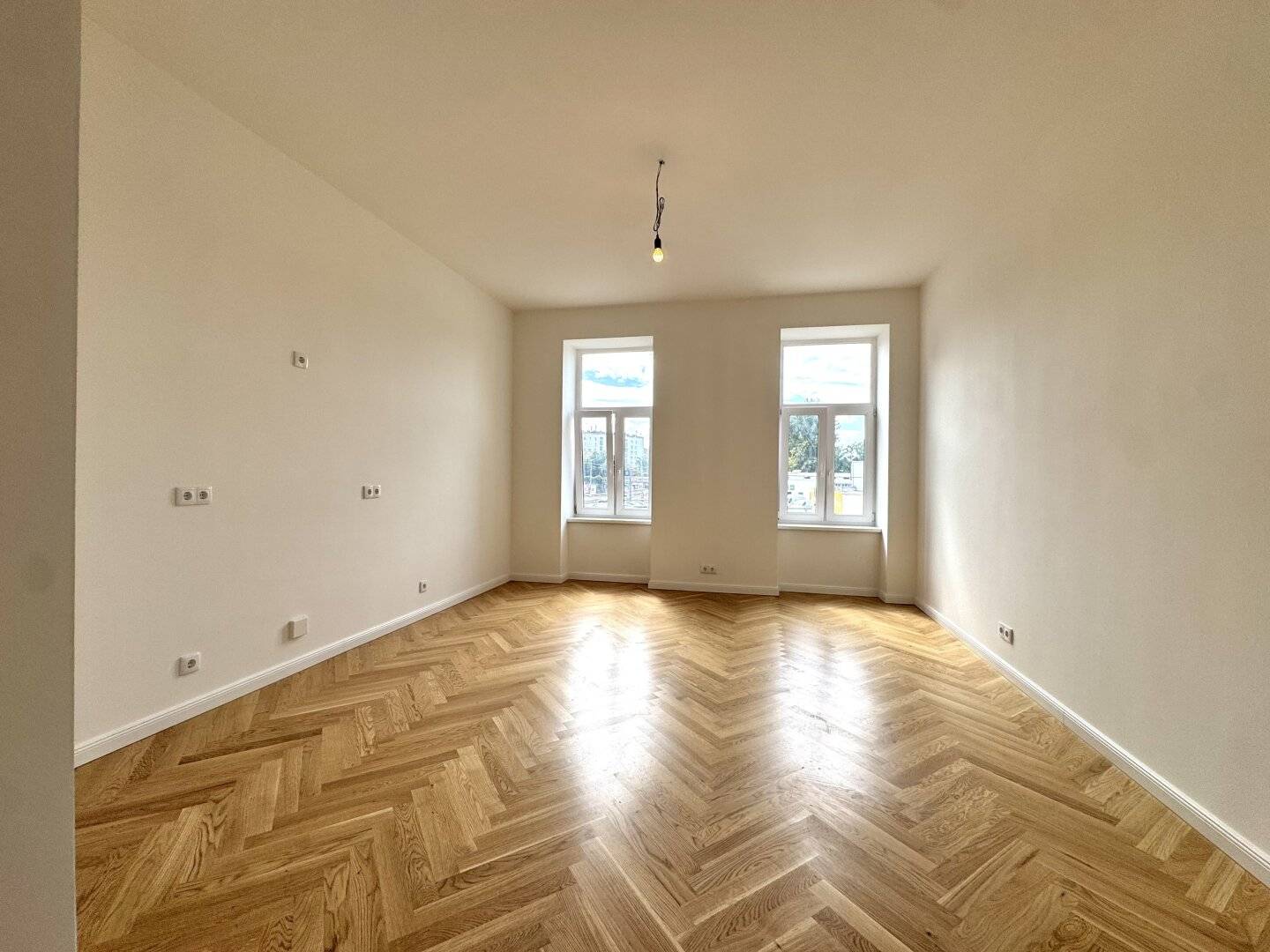 Living between the Danube Canal and the Danube Island – High-quality renovated period apartments in the heart of Brigittenau including three attic apartments"