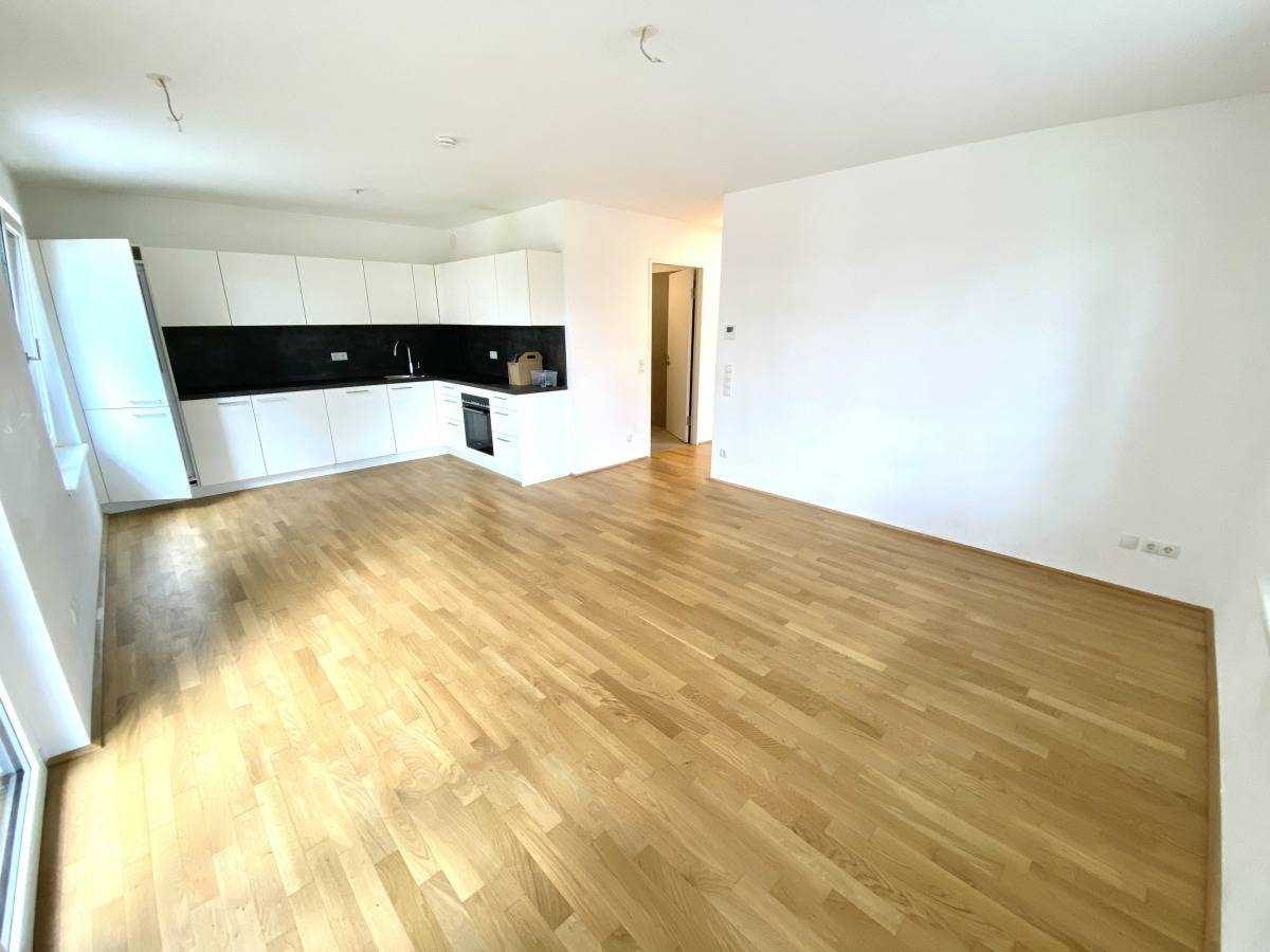Bright apartment near U2 Aspernstraße with balcony