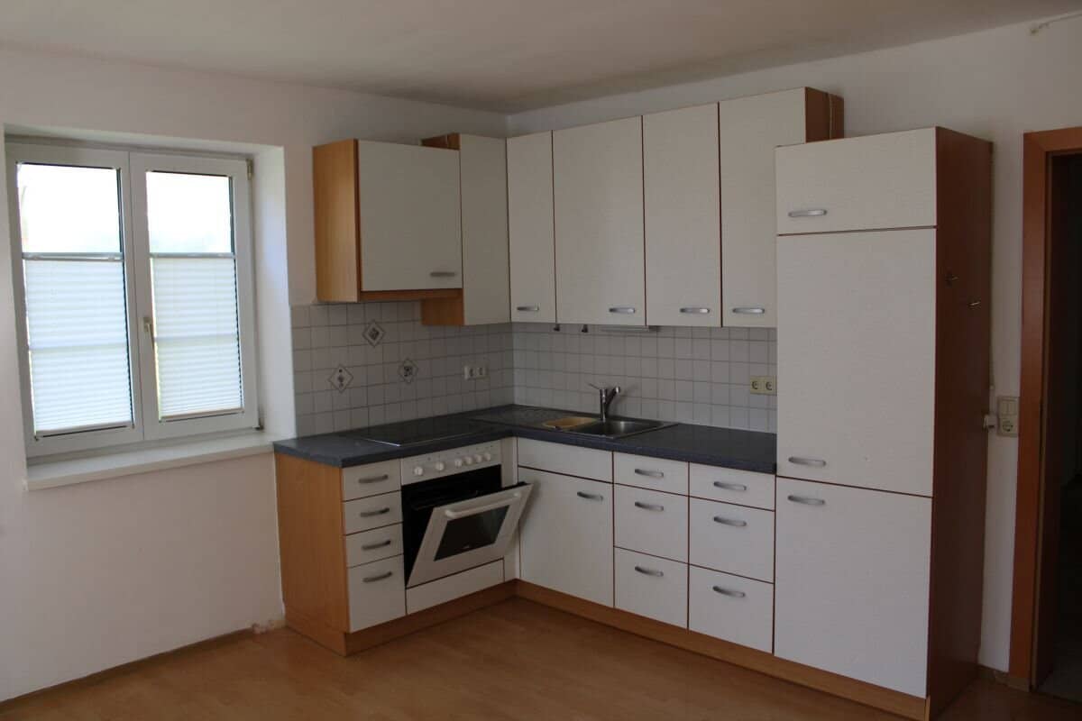 Charming 2-room apartment in St. Barbara, ground floor, with parking space, 49.85 m², rent €487