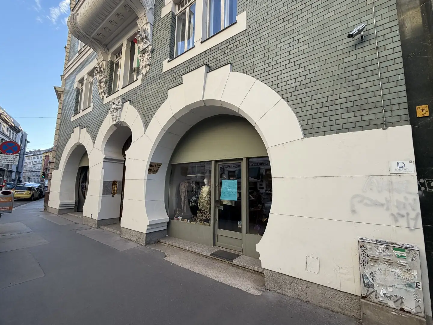 Retail Premises in High-Traffic Location (no goodwill payment/limited term)
