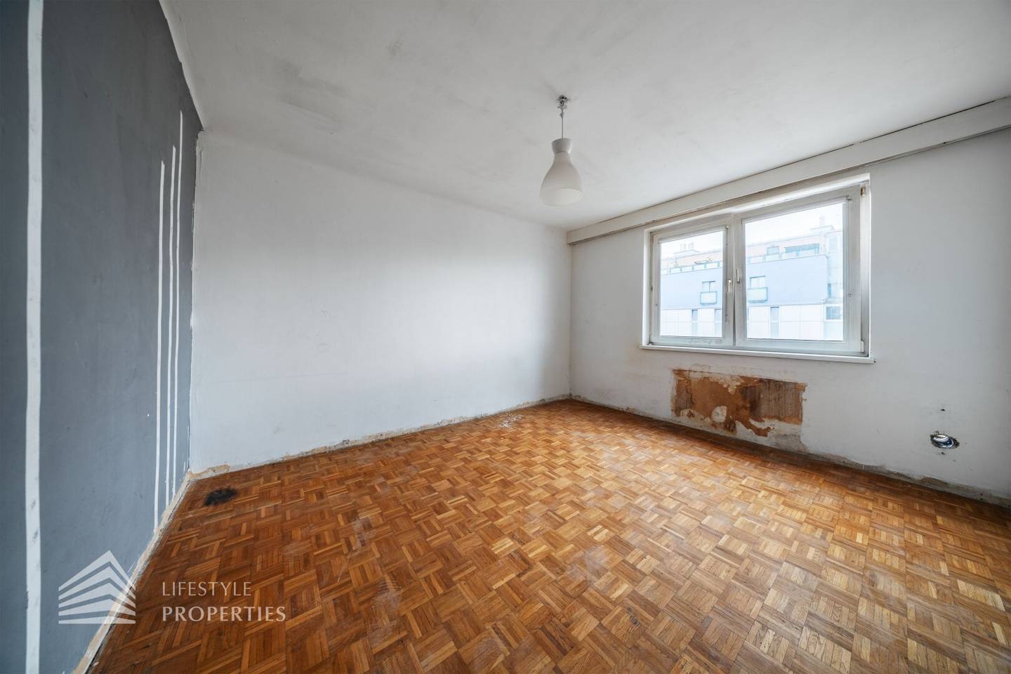 In need of renovation 2-room apartment, near Arthaberplatz