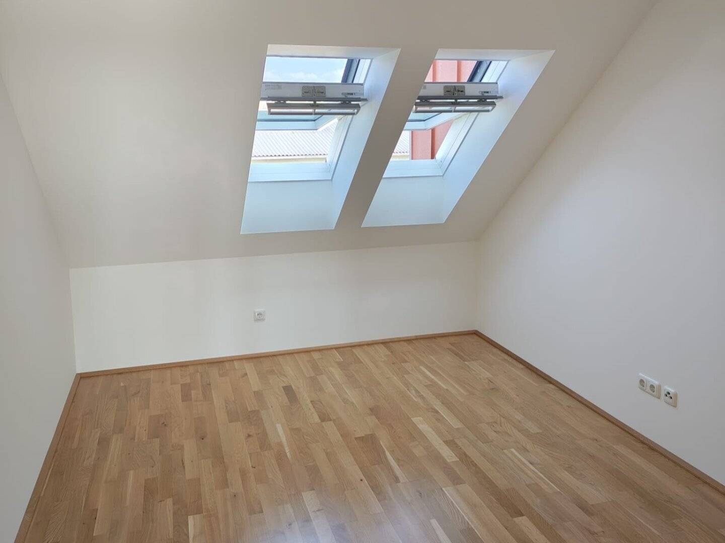 Hochwertiges Renditeobjekt mit 7 Wohnungen, Arztpraxis &amp; Gastronomie – € 134.500,- Jahresnettoertrag