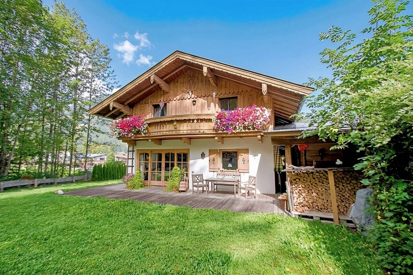 Unique Tyrolean country house in chalet style with spacious garden oasis