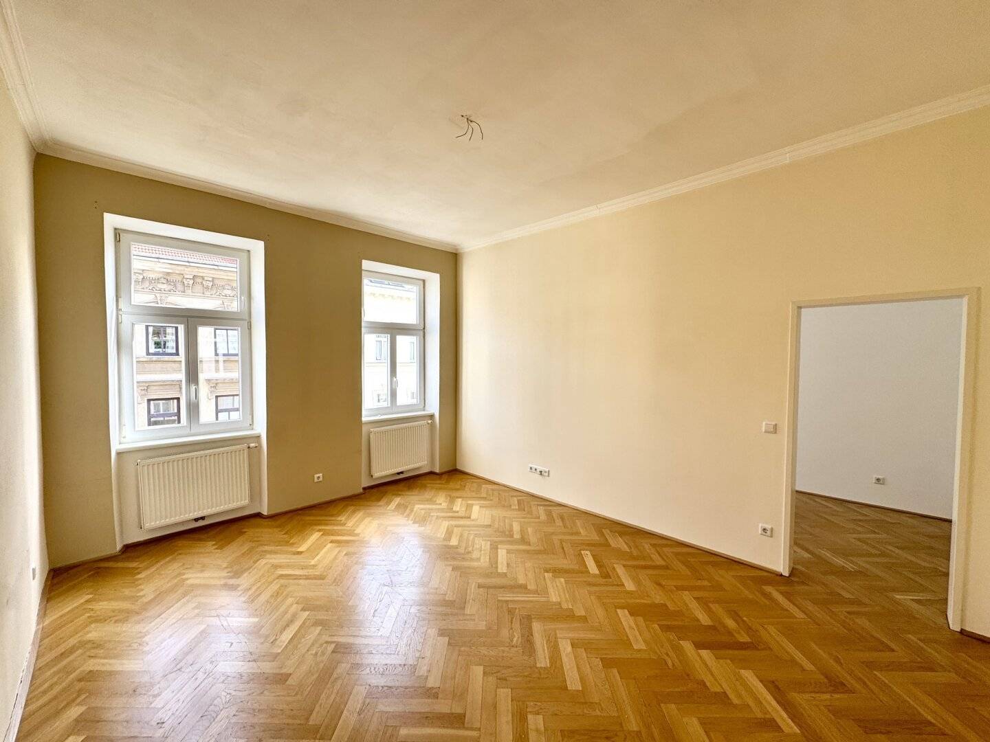 Lichtdurchflutete 2-Zimmer-Altbauwohnung nahe Haydnpark
