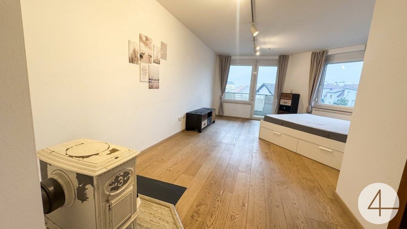 Single or couple apartment furnished with garage parking space