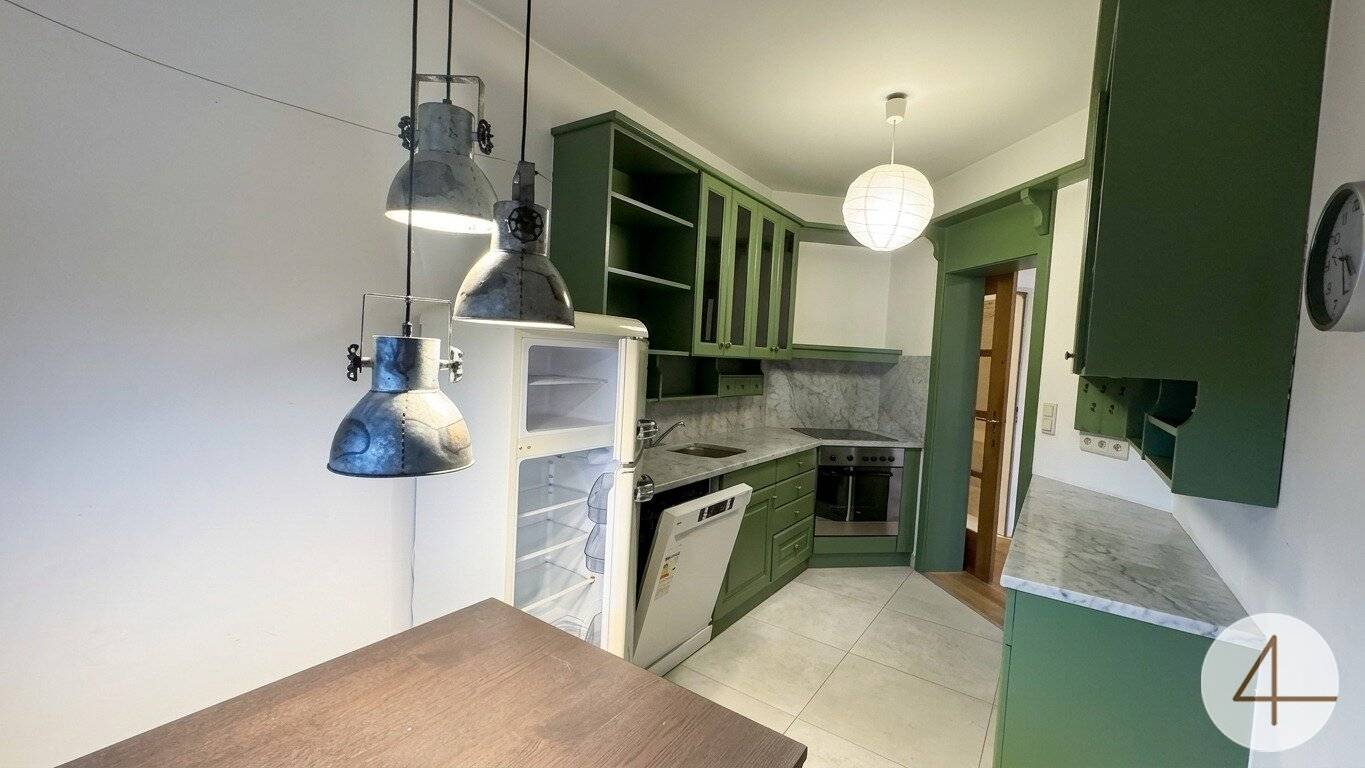 Single or couple apartment furnished with garage parking space