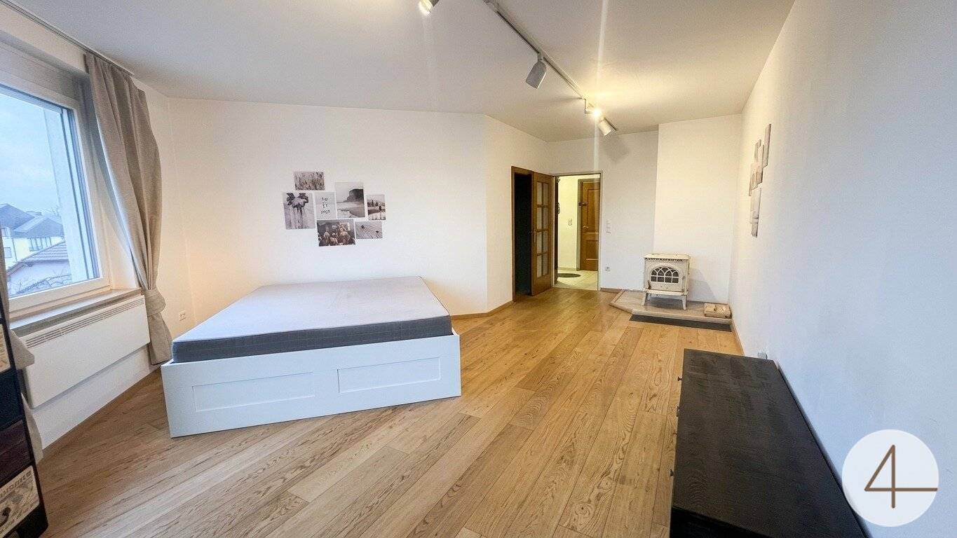 Single or couple apartment furnished with garage parking space